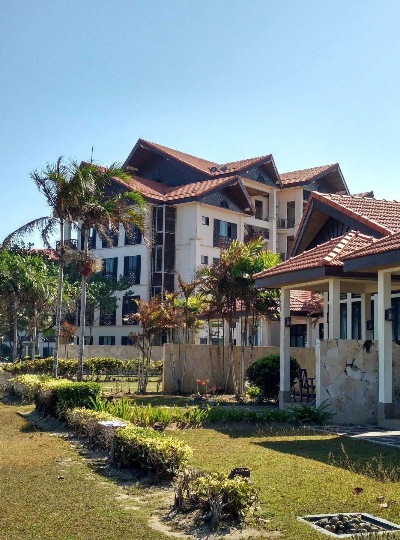 Sabah Beach Villas & Suites Karambunai Kültér fotó